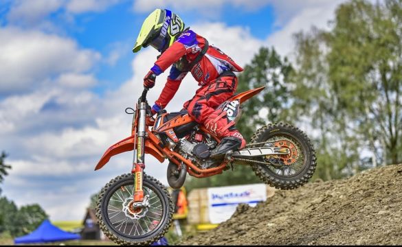Pacov (06. 09. 2025) ....... MMČR (motokros - ženy) ....... ZÁVODY (2025) (sumavskyamatercup.cz)